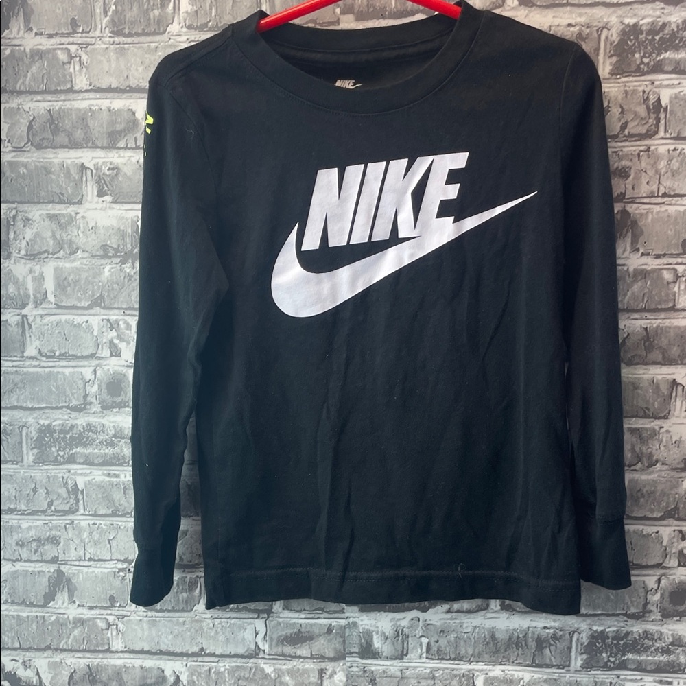 Nike Kids Black Long Sleeve‎ Tee